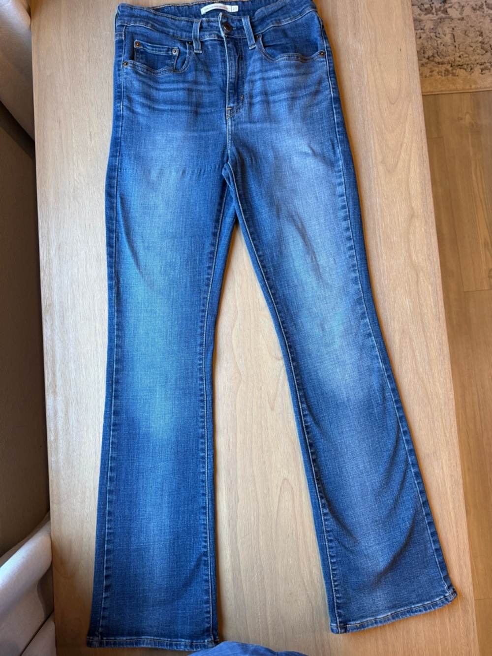 Levi's 725 Women's Medium Blue High Rise Bootcut Size 27